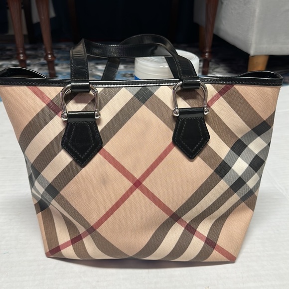 Burberry bag - Picture 2 of 14